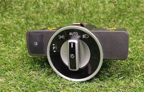 Mercedes-Benz E W212 Light switch A2129050551