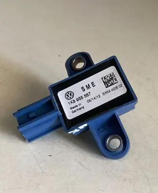 Volkswagen Scirocco Airbag deployment crash/impact sensor 1K8955557 5WK44008