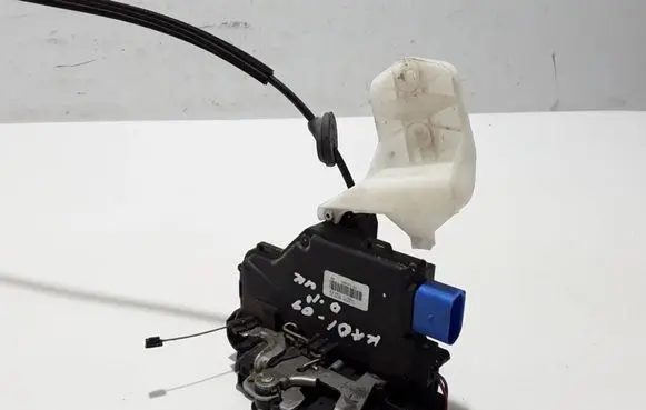 Volkswagen Caddy Front door lock 3D1837016