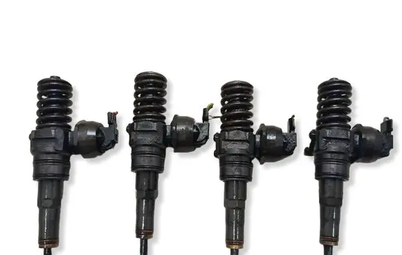 Volkswagen Caddy Fuel injectors set 0414720313