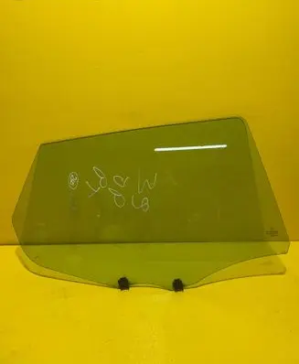KIA Soul Front door window glass four-door E243R-000929