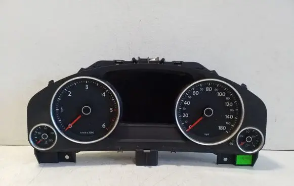 Volkswagen Touareg II Speedometer (instrument cluster) 0263677032 7P6920981
