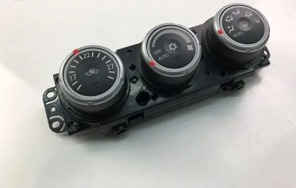 Mitsubishi Lancer VIII Climate control unit 7820A115XB