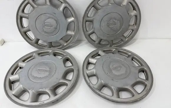 Nissan Micra R15 wheel hub/cap/trim 