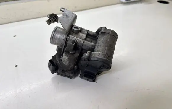 Renault Trafic II (X83) Throttle valve 8200987453B H8200727648 201101701