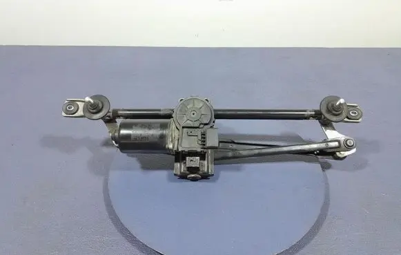 Hyundai Tucson JM Front wiper linkage and motor