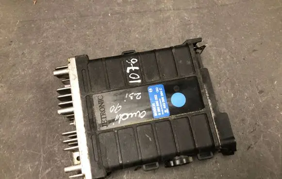 Volkswagen Golf II Engine control unit/module 0280800252 443906264C