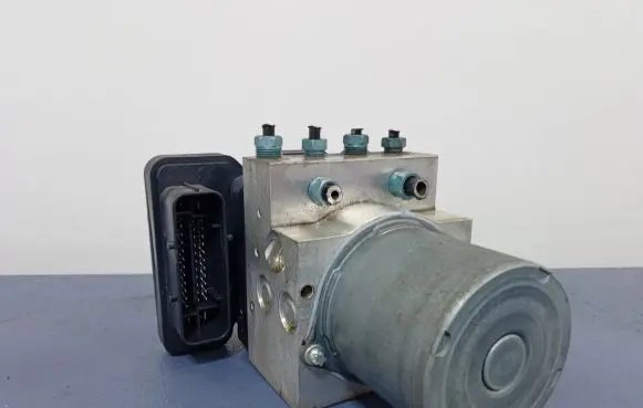 BMW 5 F10 F11 ABS Pump 6876908