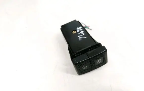 Fog light switch