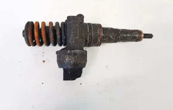 Skoda Fabia Mk1 (6Y) Fuel injector 038330073j