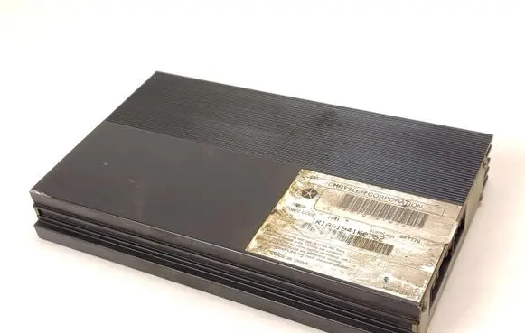 Chrysler 300C Sound amplifier P05064982AJ