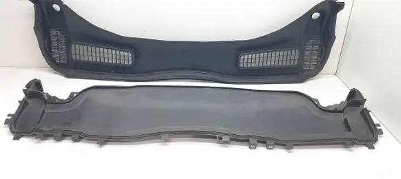Ford Kuga II Wiper trim 