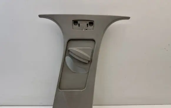 Ford Focus (B) pillar trim (top) 4M51A24582