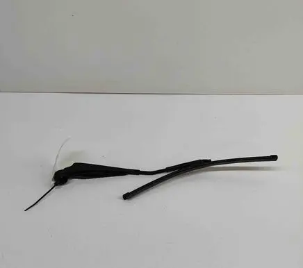 Rear wiper blade arm