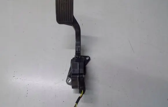 Mazda CX-7 Accelerator throttle pedal K42387360
