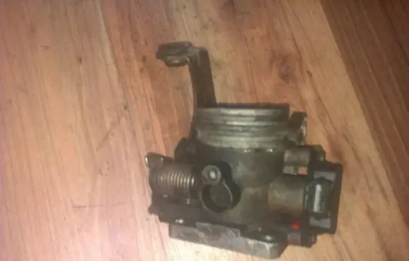 Renault Scenic I Throttle valve 7700861679h