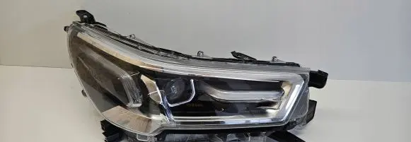 Toyota Hilux (AN10, AN20, AN30) Headlight/headlamp 311100KU80 923363040B