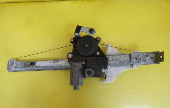Sliding door window regulator with motor