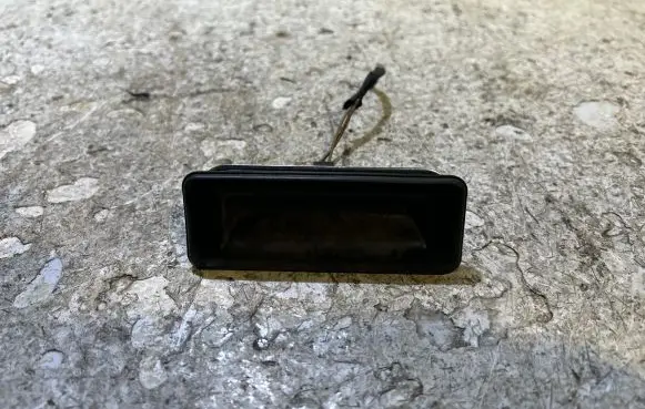 Skoda Fabia Mk2 (5J) Tailgate opening switch 5J0827229