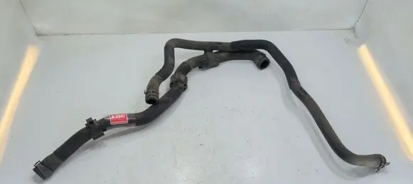 Volkswagen PASSAT B7 Engine coolant pipe/hose 