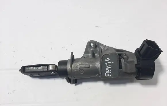 Skoda Fabia Mk2 (5J) Ignition lock 6R0905851D 6R0905865