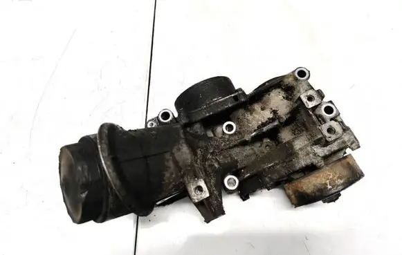 Honda CR-V Oil filter cover 
