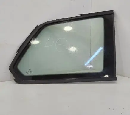 Volkswagen Golf VII Rear side window 43R00048