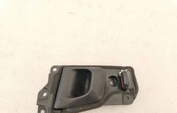 Mitsubishi Eclipse (D21A/D22A/D27A) Front door interior handle 