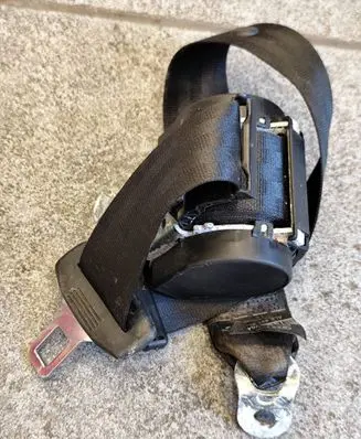 Audi A4 S4 B8 8K Rear seatbelt 621421000