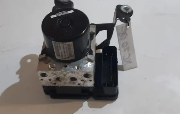 Volvo XC70 ABS Pump 31261142