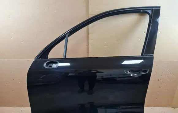 Porsche Cayenne (92A) Front door