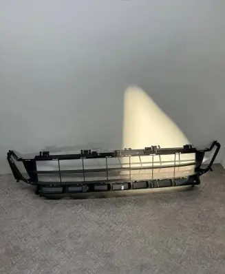 BMW 2 Active Tourer U06 Front bumper lower grill 8737274 51118737274