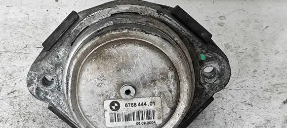 Engine mount bracket
