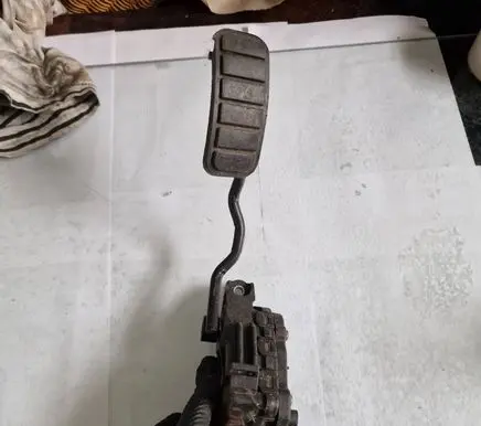Renault Laguna II Accelerator throttle pedal 8200002905 6PV00811902