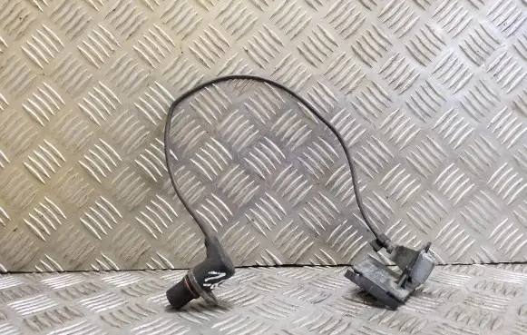 Volkswagen PASSAT B4 Crankshaft position sensor 037906433 1HM971845