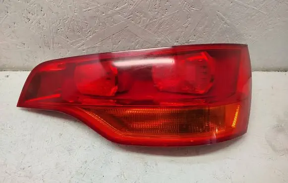 Audi Q7 4L Tailgate rear/tail lights 4L0945094