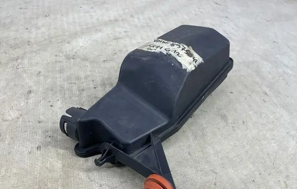 BMW 7 G11 G12 Intake resonator 8575040