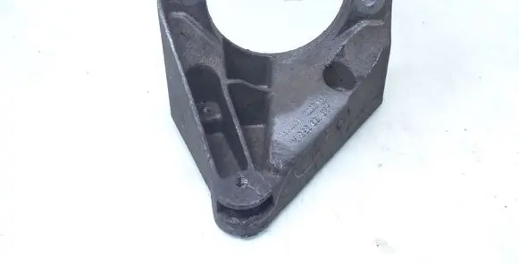Audi A6 S6 C4 4A Engine mounting bracket 4A0199353A