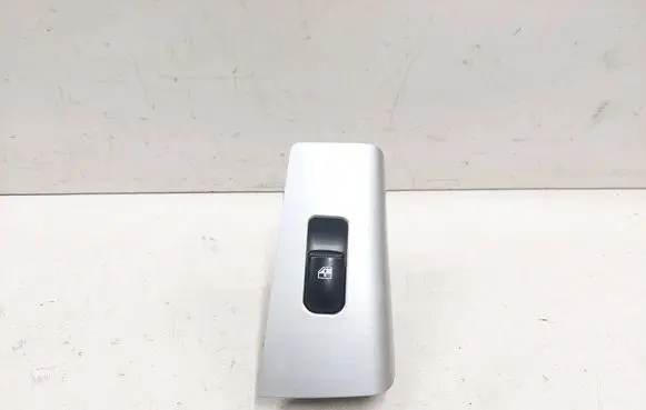 Hyundai Santa Fe Electric window control switch 3715201110