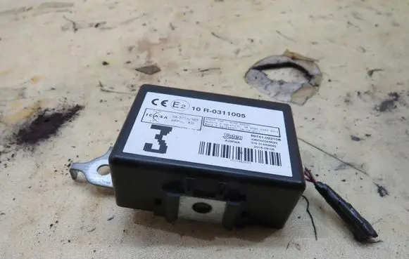 Toyota Auris E180 Door control unit/module 89741-02210B