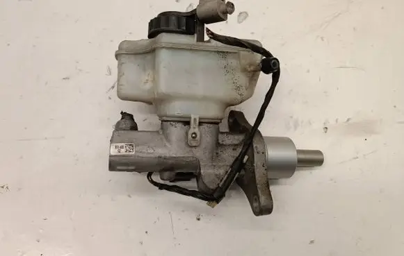 Audi A3 S3 8P Master brake cylinder 1K1611301