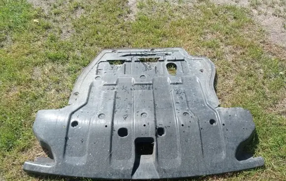 Hyundai ix 55 Engine splash shield/under tray
