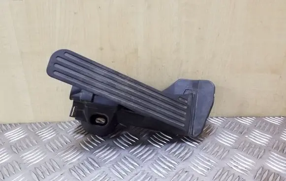 Volkswagen Jetta V Accelerator throttle pedal 1K2721503M 6PV00874501