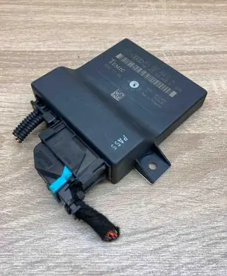 Audi A6 S6 C6 4F Gateway control module 4F0907468D 4F0910468A