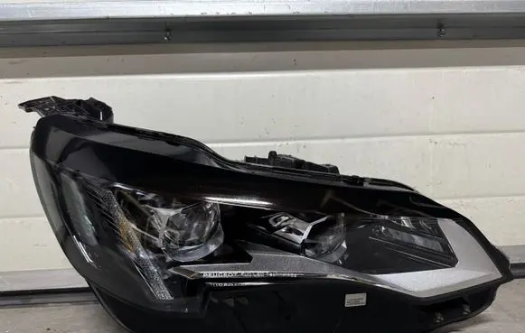 Peugeot 3008 II Headlight/headlamp 9836230580