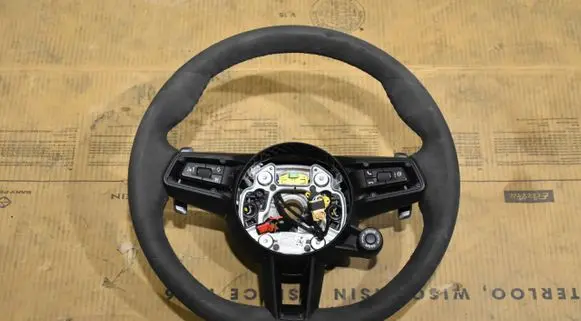 Porsche Panamera (976) Steering wheel F135