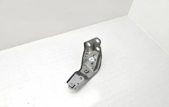 Fender mounting bracket