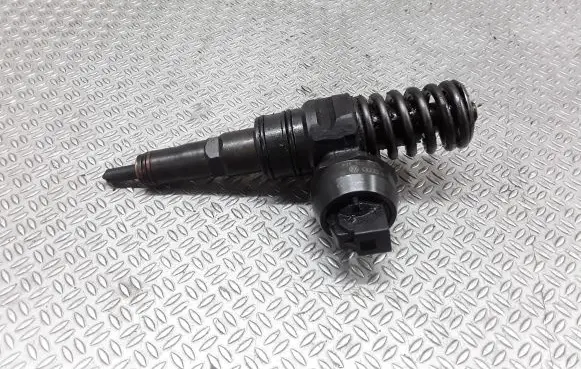 Skoda Octavia Mk2 (1Z) Fuel injector 038130073AG