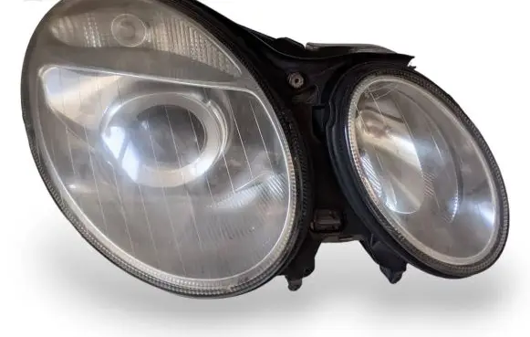 Mercedes-Benz E W211 Headlight/headlamp A2118200561