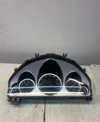 Mercedes-Benz E C207 W207 Speedometer (instrument cluster) 2129005104 A2129005104